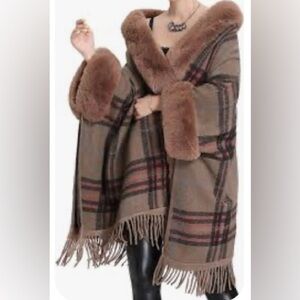 MELANIE LYNE One Size Plaid Super Faux Fur Collar & Sleeve Poncho Wrap W/ Fringe